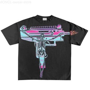 Herrt-shirts nya amerikanska vintage uzi skalle tryck t-shirt för kvinnor 2023 het lös randiga män dopamin topp sommar gotisk y2k klänning h240425