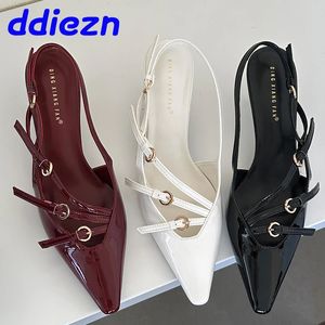 Fashion Metal Schnalle Damen Heels Schuhe Luxus weibliche Slingbacks Sandalen Pumpen Frauen Med Heels Schuhe spitze Zehenschuhe 240422