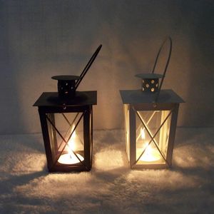 Retro Metal Lantern Candle Holder Garden Night Wedding Outdoor Herbata Światło Brytyjski żelazny romantyczny styl czarny biały 240410