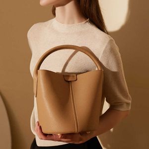 Pendlare 2024 Womens Bag Crossbody Spring/Summer Premium äkta läder Vegetabilisk korg Handhållen hink