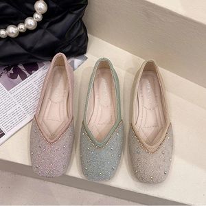 Sıradan Ayakkabı Kadın İlkbahar Yaz 2024 Moda Bling Slip-On Flats Kadın Loafers Lüks Tasarımcı Konforlu Ayakkabı