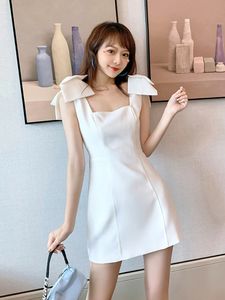 Summer Classic Sweet Sexy Women Sexy Dress Solid Bianco Bianco Black Bow Camele senza maniche Mini Empire Girl Girl Gown Data di festa 240418