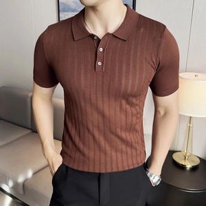 Herren Polos sexy ausgehöhlte Streifen Stripe Jacquard Strick-Polo-Hemd Solid Farbe V-Ausschnitt Lappelkragen T-Shirts Casual Business Herren Kleidung