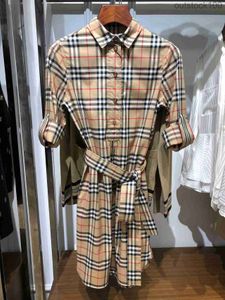 オリジナルの1to1ブールベリーズデザイナー服クラシックペルレイド長袖ドレスチュニックショートスカートのスカートの裏地付きドレス高品質の格子縞のドレスオリジナルロゴ