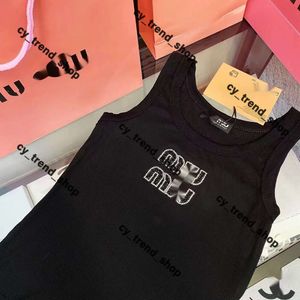 Mui mui Top Frau Designerwesten T-Shirts Mimu Hemd Sommer Womens Louies Shirt Tanks Diamant Sticker T-Shirts Gedruckte Tees Tops Kurzüberholte Mui Mui T Shirt 923