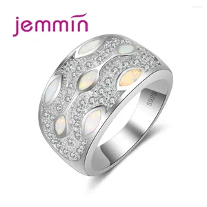 Klaster Pierścienie luksusowy przezroczysty rhinestone 925 srebrny srebrny dla kobiet biżuteria biała opalowa rocznica pierścienia palca dziewczyna