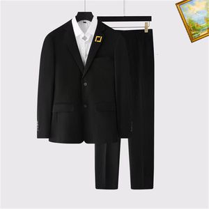 Designer Fashion Man Suit Blazer Jackets cappotti per uomini stilisti ricamo ricami a maniche lunghe per feste casual per matrimoni Blazer #26