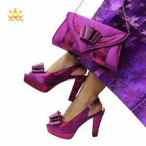 Klänningskor Spring Autumn Super High Heels Matchande väska set i magenta färg för nigerianska damer bröllopsfest