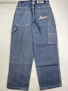 Jeans masculinos Jeans FUBU Novo jeans de ajuste solto de hip-hop Black adequado para homens e mulheres na calça de rua rock de rua alta de cintura alta Jeansl2404