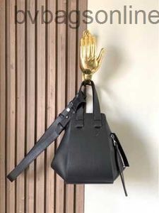 الأصلي 1to1 حقائب العلامة التجارية Loeweelry Hammock Womens Womens Hanging Bag Bag كبيرة السعة الكتف كتف مائل للكتف أكياس الكتف مع شعار حقيقي