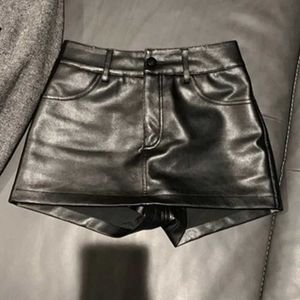 Shorts femininos 2024 New Women Women Sexy Slim Pu Short Shorts Preto Saias Y240425