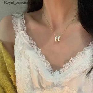 Naszyjniki wiszące Retro Prosty naszyjnik w kształcie litery H odpowiedni dla kobiet K-pop elegancki łańcuch wisiorek Koreański słodkie akcesoria Prezenty biżuterii Prezenty Q240426