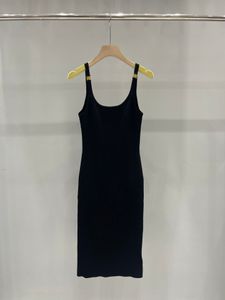 Trendy 2024 Early Frühling Neues schwarzes Schlampe Patchwork Brief Strick -Suspender Kleid für Frauen