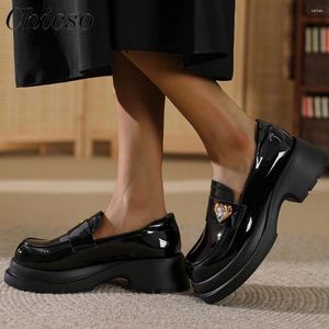 Casual Shoes Women Loafers 2024 Spring Crystal British Style Leather 34-43 Stora kvinnliga retro hemmakontorsplattform