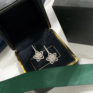 Modedesigners örhängen örhängen högkvalitativa varumärken lyxiga avslappnade smycken klassiska bokstäver gyllene silver diamant örhänge 8 sty247v