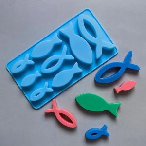 Moulds 8 Cavities Animal Fish Shape Chocolate Mold Baking Tool Baking Pastry Tools Silicone Mould Ice Cube Tray Nonstick Flexible