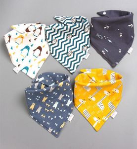 Bavaglini per bambini triangoli doppi bavaglini in cotone 5 pezzi Stampa con cartone animato asciugamano per bambini ragazze che alimentano bandana bandana in cotone 3136709397