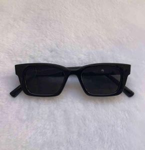 2021 Brand Korea Jennie Coopera ha cooperato da sole da sole Women Designe Sun Glasses Lady Vintage Small Frame 19967752050