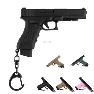 Verktyg Tactical G34 Pistols Form Keychain 1: 4 Mini Hunting Gun Weapon Model Plastic Keyring Militära fans Gåvor Dekorationer