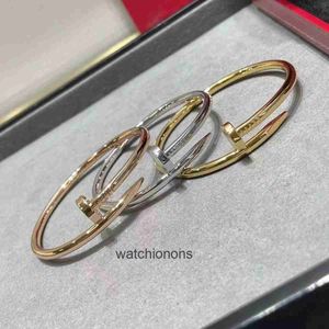 10A Designer Högkvalitativ lyx Bangle Crrater C Family Classic Nail Armband V Gold Rose Inlaid Diamond Steel Plate med flickvän och bästa vän Colorless 18k