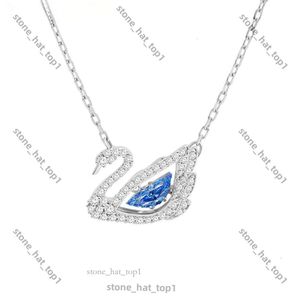 Swarovskis halsbandsdesigner Swarovskis smycken hoppande hjärta Swan Pendant Halsband Kvinnlig element Crystal Smart Clavicle Chain Lover Gift 1822