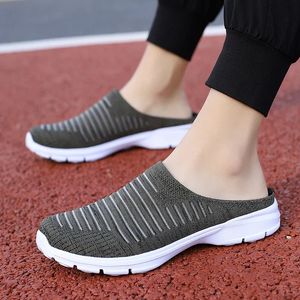 Мужские летние сетчатые повседневные туфли дышащие тапочки для полупакков Женщины Flat Fashion Walking Outdoor Роскошные сандалии 240415