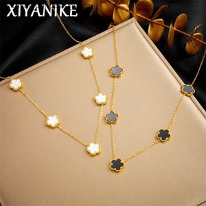 ペンダントネックレスXiyanike 316Lステンレス鋼新しいファッションデザインPentaphyllum Flower Necklace Womens Charm Clover Jewelry Set Q240426