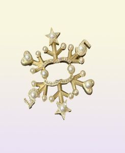 New style frosted gold fashion snowflake shape Brooches brand designer brooch ladies pearl crystal decoration252D4889858