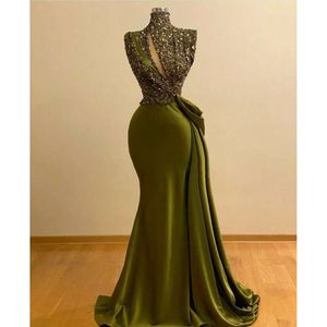 Syrena oliwna zielona wieczór satynowe sukienki o wysokiej szyi koronkowe aplikacje Ruche Court Train Formal Women Party Wear Dress BC4422