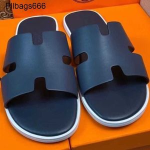 Мужские тапочки дизайнерские сандалии мужские сандалии сандалий Flip Flop 2024 Summer Out Wear Универсальный насыщенные повседневные бренды