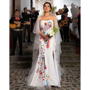 분리 가능한 어깨 꽃자 자수 인어 오프 드레스 멕시코 연인 긴 새틴 신부 가운 빈티지 봄 시대 결혼식 공식 드레스
