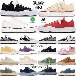 Designerskor sneakers maison mihara yasuhiro hank og sole canvas låg frayed svart vit lila blå rosa marin casual board menslsqw#