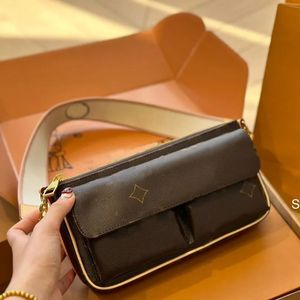 Designerka klimatyczna Bag na ramię 24ss Wysokiej jakości płócienna skórzana skórzana torebka mody multi kieszeni kobiety crossbody Bag luksusowe dwa paski