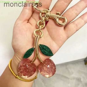 Nyckelringar COA CH CHERRY KEYCHAIN ​​BAG CHARM DECORATION ACCHORTORY Pink Green High Quality Luxury Design 231218 2E4I