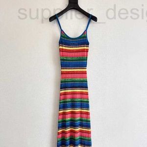 Grundläggande casual klänningar Designer 2024 Summer Sticked Fashionable and Elegant Women's Sling Dress 7HGA