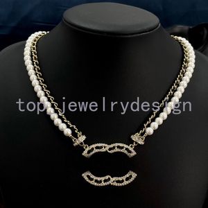 Crystal Neckalce Designer smycken halsband design varumärke brev hänge choker kvinnor 18k rostfritt stål charm kvinnor pärlkedjor bröllop smycken tillbehör