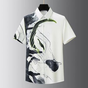 Summer Digital Abstract Ink Målning Utskrift Trend Mens Kortärmade skjortor Män kläder 240420
