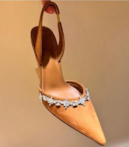 Com sapatos de vestido de caixa pontual ponta -de -dedo nus Tom Sandal Pointy Toe Crystal Shoes Woman Designer Fuckle Torthle Salpeled Sandals Sandals 9cm