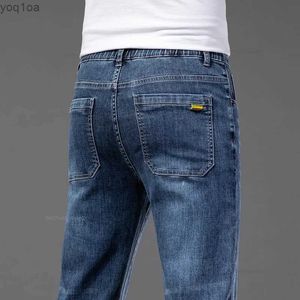 Mäns jeans 2024 sommar Nya herrar tunna jeans Elastiska midja Löst rak bekväma masiska jeans märke byxor plus storlek 40 42L2404