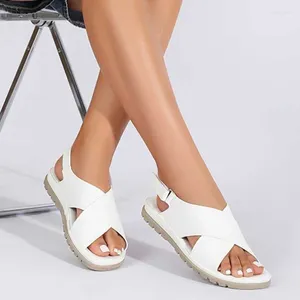 Casual Shoes Summer Women 1,5 cm Platform 2,5 cm höga klackar Sandaler Lady Fashion Soft Leather Female Cross Belt bekväma lägenheter