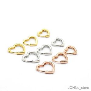 Stud yeni moda pürüzsüz altın renk aşk kalp kasnak küpeleri basit sevimli kalp piercing huggie küpe tokası ifadesi mücevher