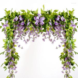 Dekorativa blommor falska vinstockar dekorationer konstgjorda wisteria blomma hängande hemfest trädgård hantverk konst po bakgrund diy krans