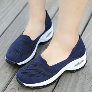 Casual Shoes 2024 Kvinnor Walking Slip On Sock Sneakers Lady Girls Shoe Mesh Air Cushion Platform Loafers Fashion 1905