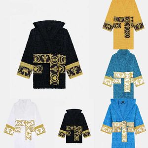 Jacquard Sleepwear -klänning Vintage Robe med midjebältet Kvinnors Vinterbadrockar Tjocka klänningar 8 Färg Mens Designer 5412