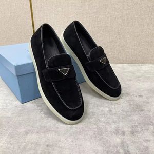 Designerskor Summer Walk Mens Loafers Dress Sneakers Shoe Flat Low Top Suede Oxfords Moccasins Gummi Sole Gentleman Footwear