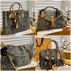 Jeans de meia idade na bolsa O designer impresso feminino NF Bolsa de compras de jeans bolsa de travesseiro bolsa de ombro bolsa de luxo Bolsa de laço de luxo Bolsa de crossbody de grande capacidade