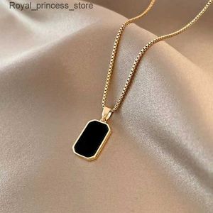 Pendant Necklaces Fashionable square necklace womens black geometric pendant necklace gold necklace charming jewelry party gift Q240426