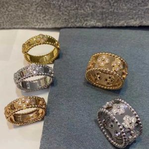 Ringe beliebte Überraschungsgeschenke und Schmuck für neue Ring -Herren breite Exquisites mit gemeinsamem Vnain