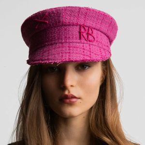 Многофункциональный твид Baker Boy Cap Women Fashion Pink Plaid Письмо Sboy Caps для четырех сезонов 240419