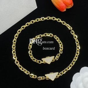 Golden Metal Necklace Armband Set Charm Triangle Rhinestone Link Chain Halsband Armband Smyckesuppsättning